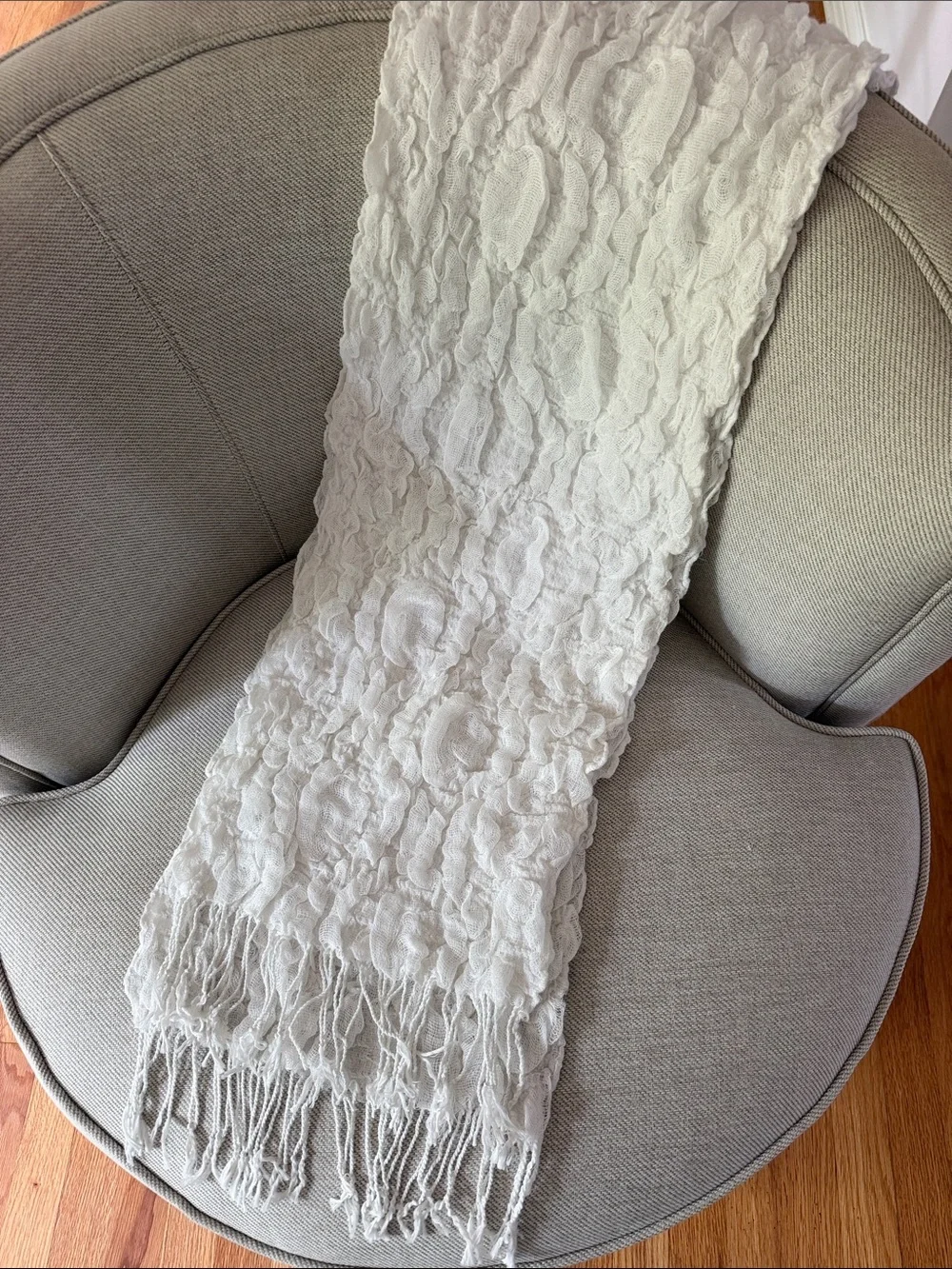 VTG White Crinkle Cheesecloth Texture Scarf Fringe Lightweight Boho Wrap